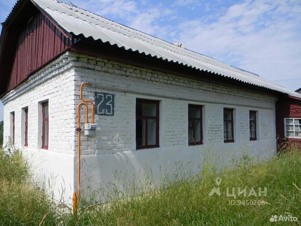 Купли село. Старый кирпичный дом в деревне. Дома в деревне кирпичные. Кирпичный дом в селе. Продается каменный дом.