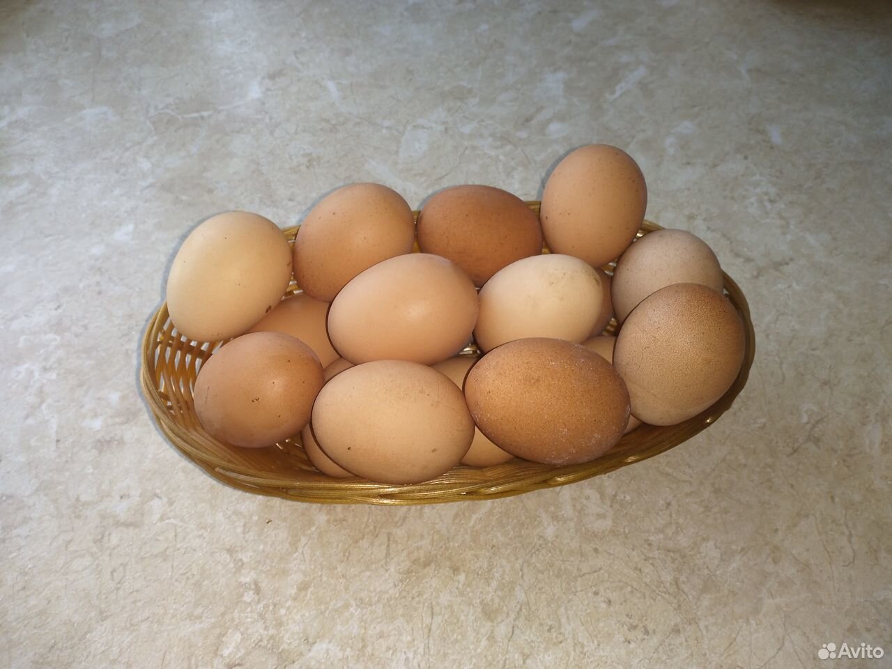 Купить яйцо в белгородской области. Домашние яйца. Продажа яиц куриных. Яйца домашние фото. Домашние яйца Кучинских.