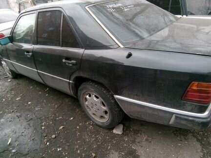 Mercedes-Benz W124 3.2 AT, 1993, седан, битый