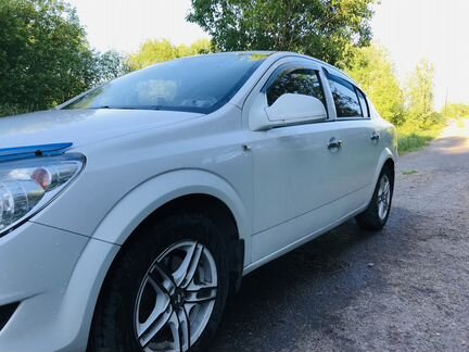 Opel Astra 1.6 МТ, 2009, седан