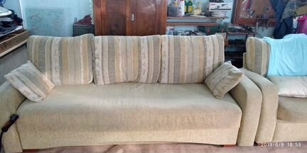 Продам диван (в отличном состоянии)