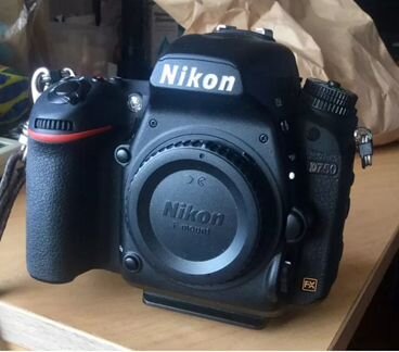 Продам Nikon D750 body