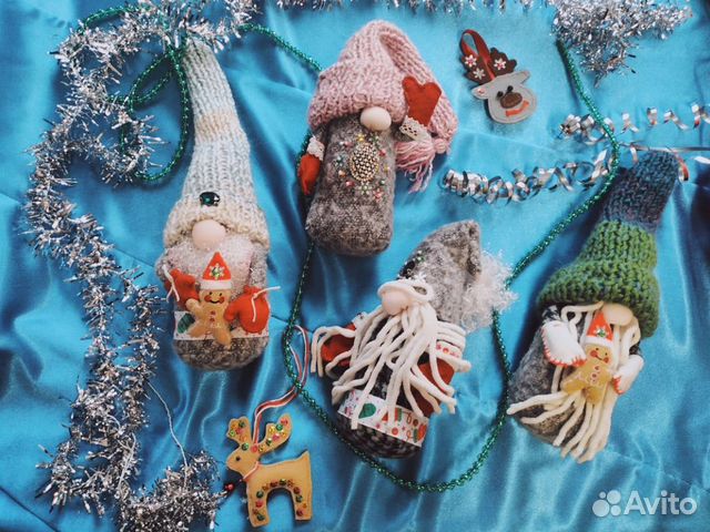 Новогодний скандинавский гном выполнен из текстиля