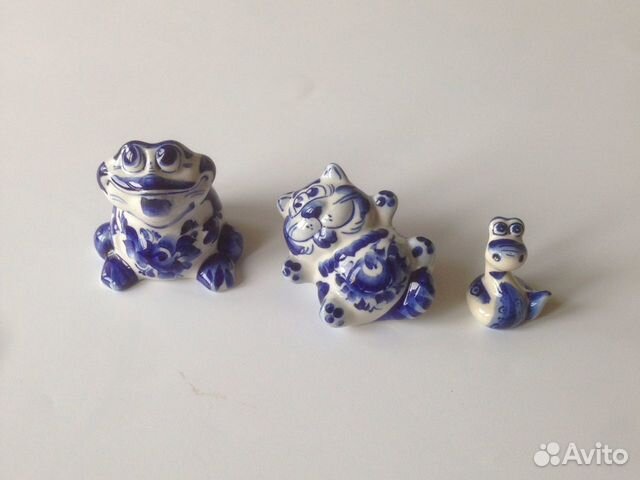 Статуэтки фарфоровые