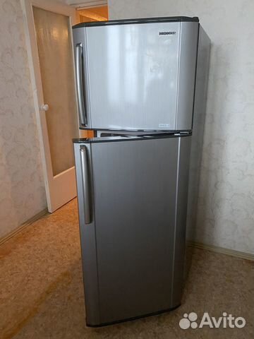 Продаю: Холодильник Samsung RT28M год выпуска 2005