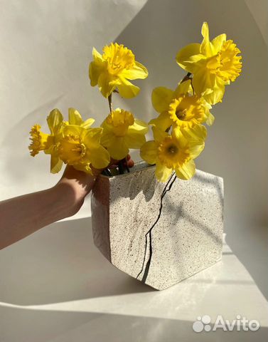 Интерьерная ваза из каменной массы 20 см