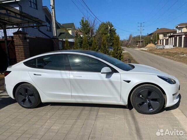 Tesla Model 3 AT, 2021, 700 км