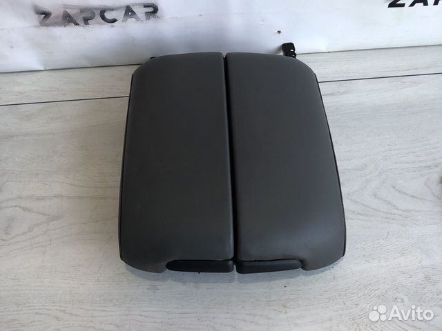 Lexus LX570 Подлокотник