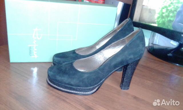 Три пары туфель