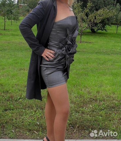 Вечернее мини платье, серебряного цвета, М Вечернее мини платье, серебряного цвета, М