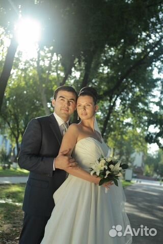Счастливое и роскошное свадебное платье Счастливое и роскошное свадебное платье