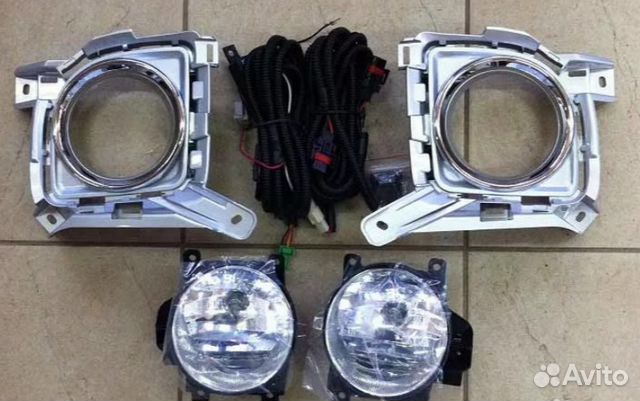 Фара противотуманная Тойота Ленд Крузер 200 с 12г