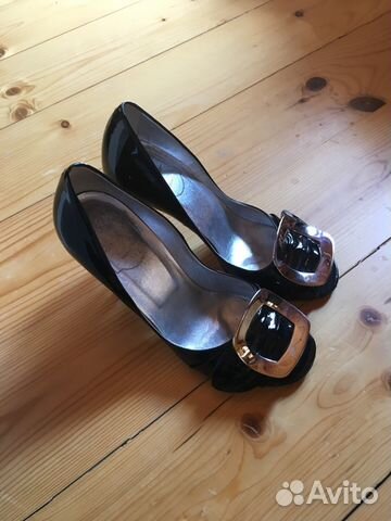 Босоножки лакированные Roger Vivier 36.5 Босоножки лакированные Roger Vivier 36.5