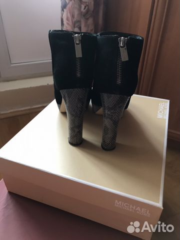 Замшевые ботильоны Michael Kors Замшевые ботильоны Michael Kors