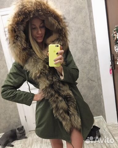 Парка зимняя новая с натуральным мехом 46 L Парка зимняя новая с натуральным мехом 46 L