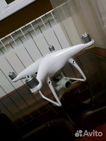 Квадрокоптер DJI Phantom 4 Pro