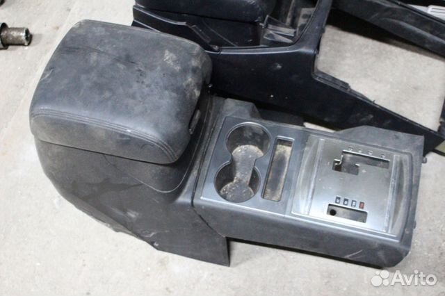 Подлокотник в сборе (кожа) на pajero IV, 3,2Д