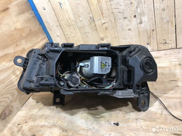 Фара передняя правая Audi A6 C6 ксенон Арт. 140022