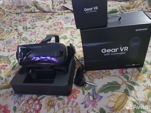 Очки виртуальной реальности SAMSUNG Gear VR + cont