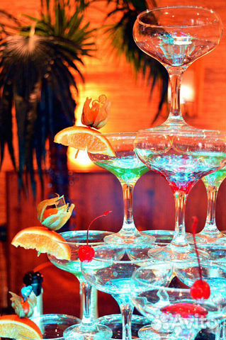 Пирамида шампанского, шоколадный фонтан, лимонад б