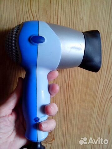 Фен компактный б/у, 2 скорости, удобен в дороге Фен компактный б/у, 2 скорости, удобен в дороге