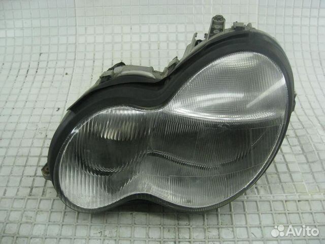 Фара левая Mercedes Benz C W203 2001-2004 Фара левая Mercedes Benz C W203 2001-2004