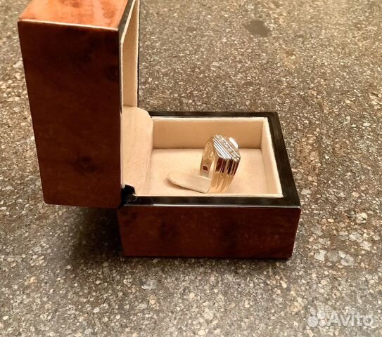 Печатка мужская золотая с бриллиантами