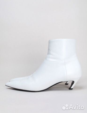 Balenciaga Кожаные ботильоны с острым мысом Balenciaga Кожаные ботильоны с острым мысом