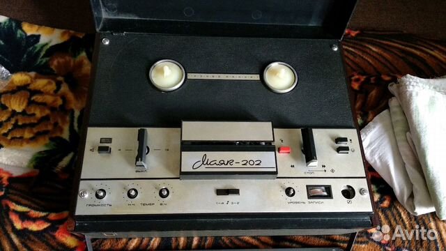 Бобинный магнитофон маяк. Маяк 203. Маяк 202. Магнитофон снежеть 301. Катушечный магнитофон маяк 202.