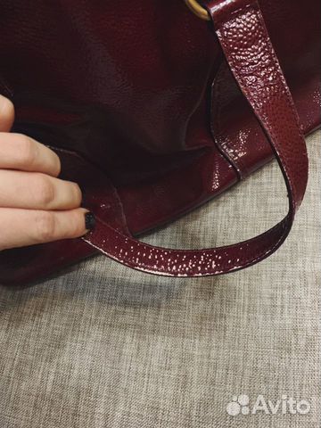 Сумка Yves Saint Laurent (б/у, красная, лаковая)