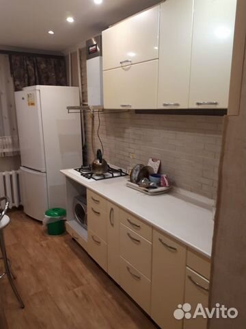 2-к квартира, 60 м², 1/10 эт.