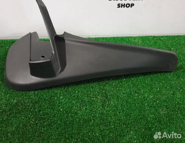 Брызговик передний правый RRV под стацион. поднож