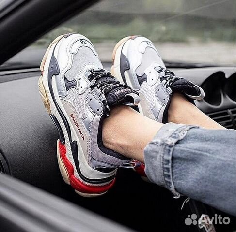 Кроссовки Balenciaga Triple S Кроссовки Balenciaga Triple S