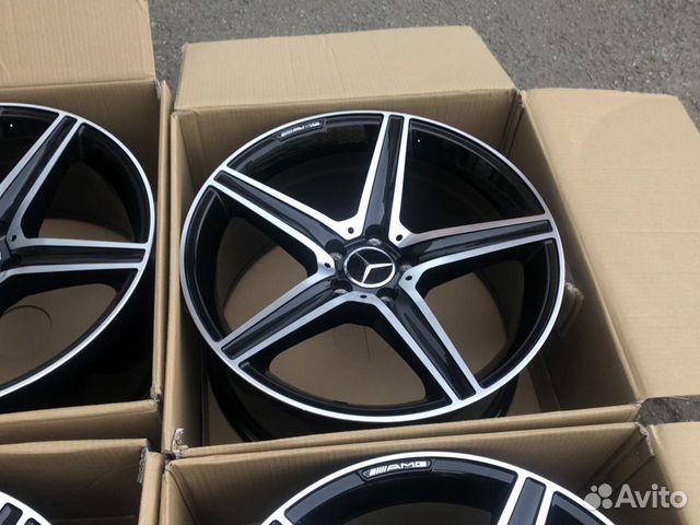 Комплект новых дисков Amg r17 Комплект новых дисков Amg r17