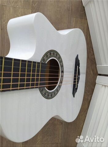 Гитара новая