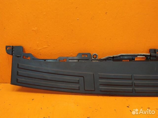 Накладка бампера задняя верхняя Toyota Land