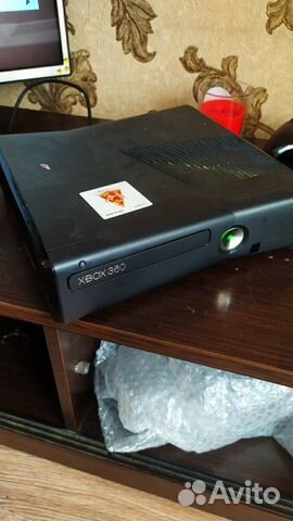 Xbox 360, 2 геймпада и игры Xbox 360, 2 геймпада и игры