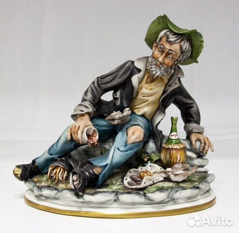 Фарфоровая фигурка Capodimonte Фарфоровая фигурка Capodimonte