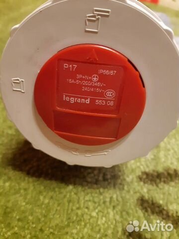 Вилка с розеткой Legrand 563 08/553 08 (3P+N+) Вилка с розеткой Legrand 563 08/553 08 (3P+N+)