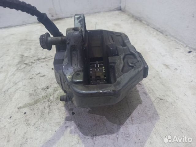 Суппорт передний правый Мерседес C217