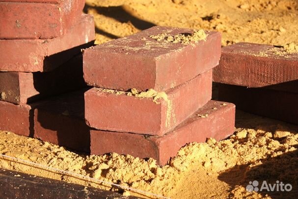 Кирпичные блоки из песка и бактерий - досир. Кирпич из песка. Песчаный кирпич. Строительные блоки из переработанного пластика. Кирпич с песком.