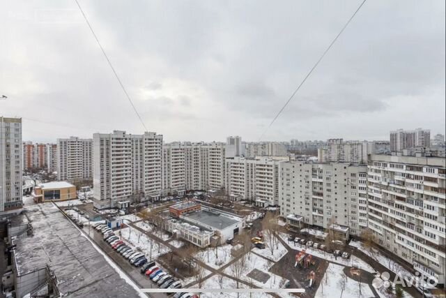 2-к квартира, 52 м², 13/18 эт.