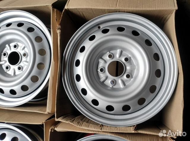 Диски новые штампованные R16 C на Renault Nissan Диски новые штампованные R16 C на Renault Nissan