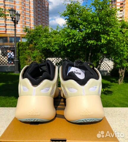Кроссовки Adidas Yeezy boost 700 Кроссовки Adidas Yeezy boost 700