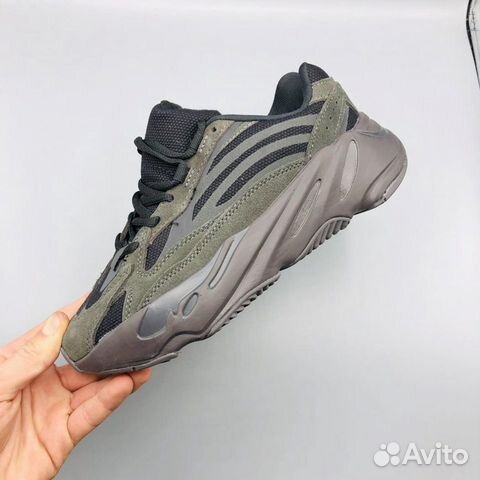 Кроссовки Adidas Yeezy Boost 700 V2 Коричневые Кроссовки Adidas Yeezy Boost 700 V2 Коричневые
