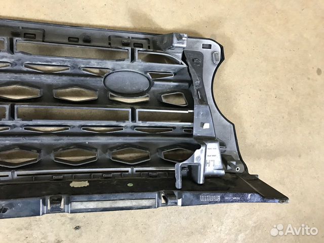 Решетка радиатора Land Rover Discovery 4