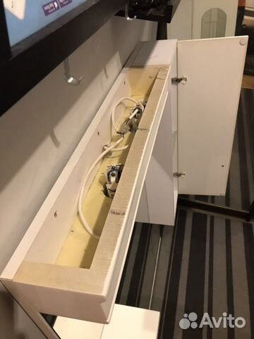 Шкаф с зеркалом в ванную