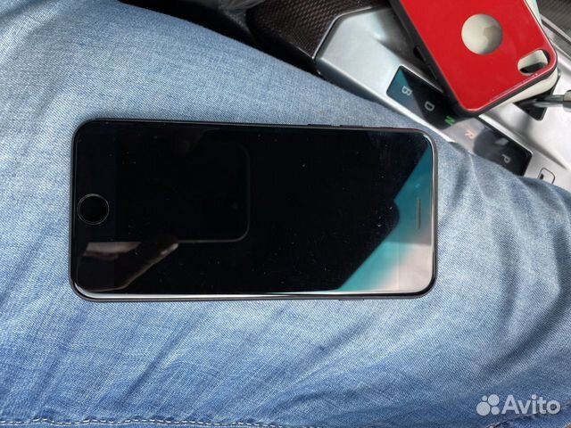 Телефон iPhone 7 Телефон iPhone 7