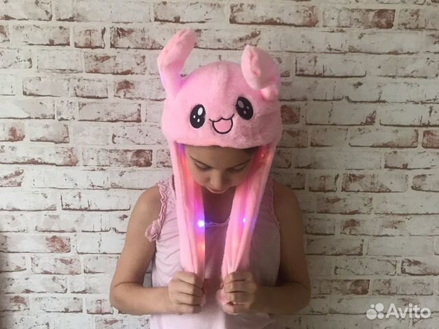 Шапка с подвижными ушами