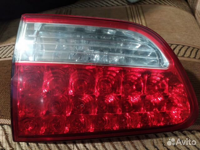 Citroen c crosser фонарь правый на крышку